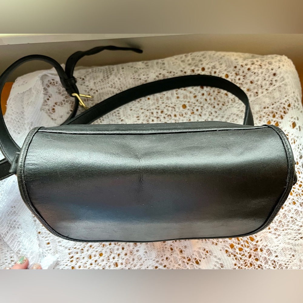 Coach vintage black leather tailored pouch #768-0905 made in US (GUC) purse - Picture 10 of 17